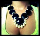 Maxi Colar Preto, strass e corrente.